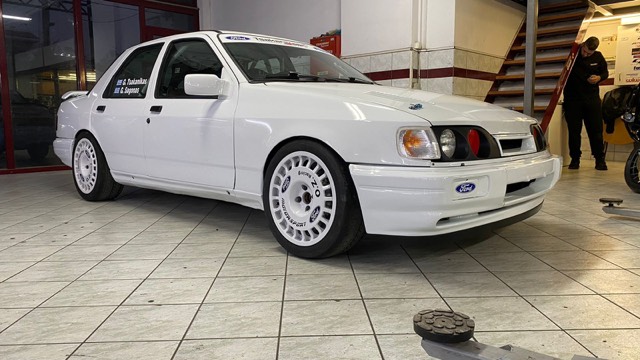 Λευκό Ford Sierra
